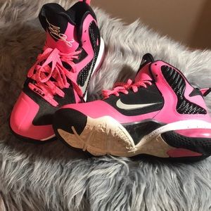 Lebron James Nike Zooms Basketball shoes